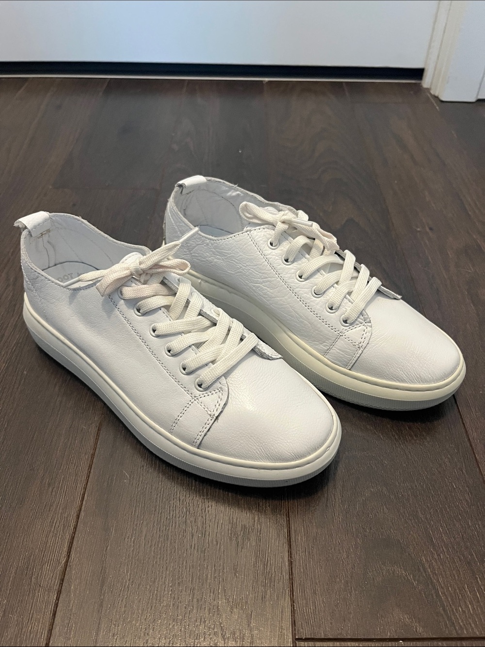 White Leather casual sneakers with support insoles, brand new, size ladies 38